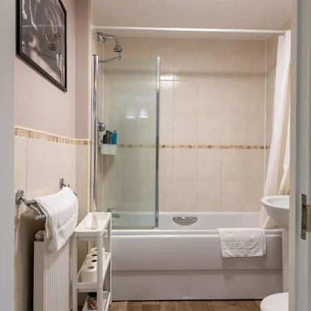 Apartment Guestready - Suburban Living In Cheswick Village *