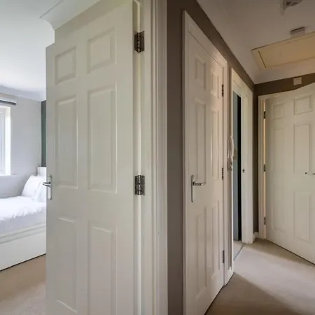 Guestready - Suburban Living In Cheswick Village
